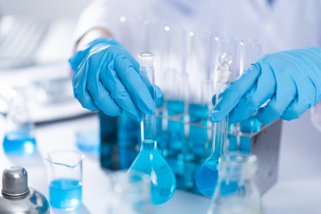 Scientists are working in a chemical lab